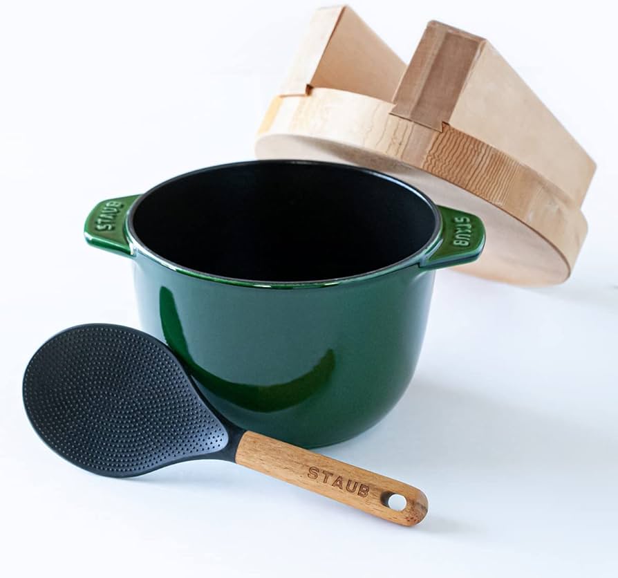 staub ラ ココット de GOHAN M 16cm バジルグリーン Amazon.co.jp: フライングソーサーオリジナル 限定色 staub ストウブ